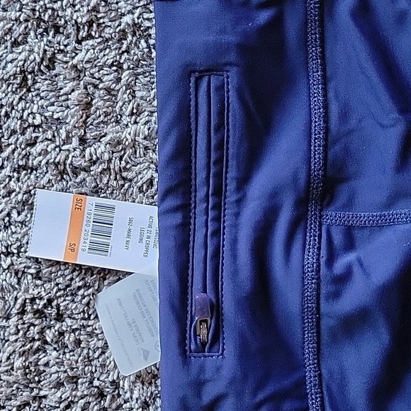 Tommy Bahama Island Active Cropped Leggings - Picture 2 of 7